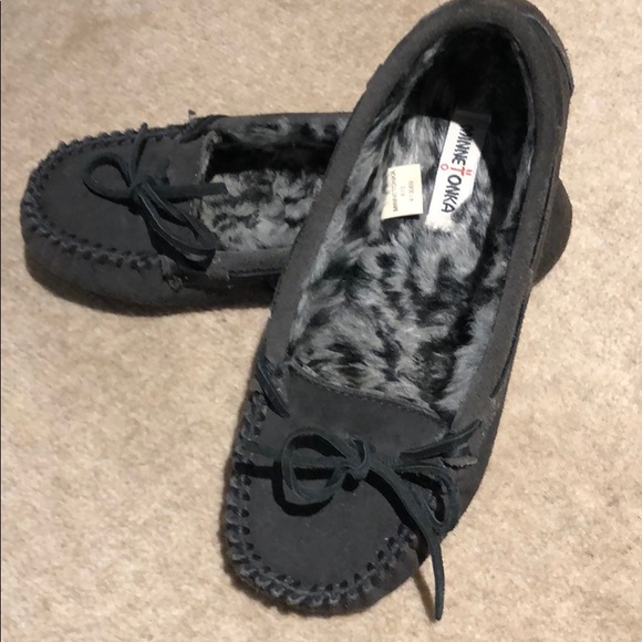 MINNETONKA - Gray Moccasin - Picture 1 of 3